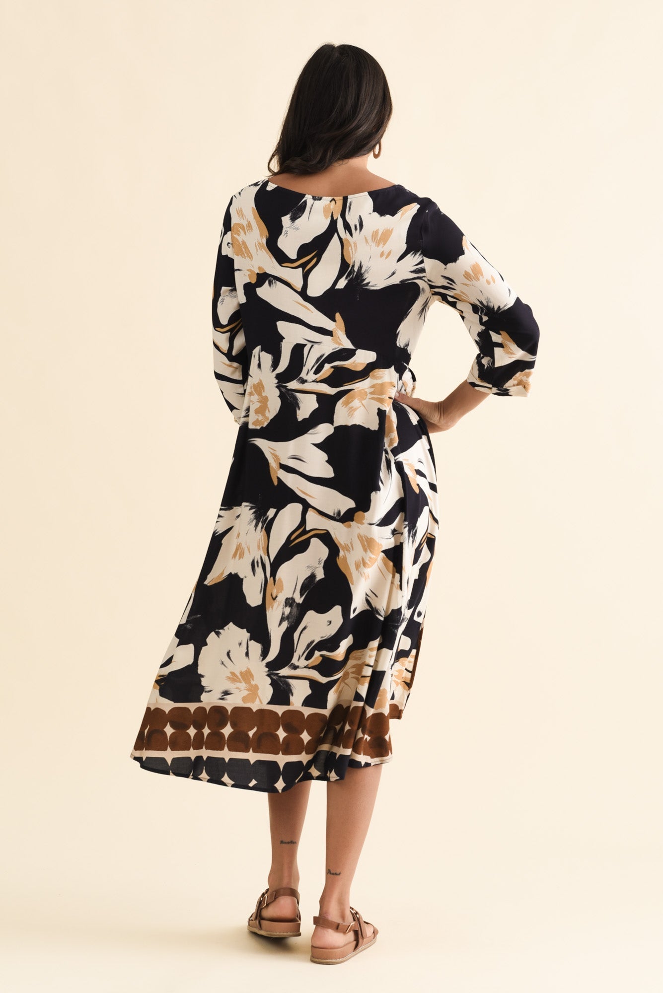 Zaelia Navy Abstract Sleeved Crescent Dress