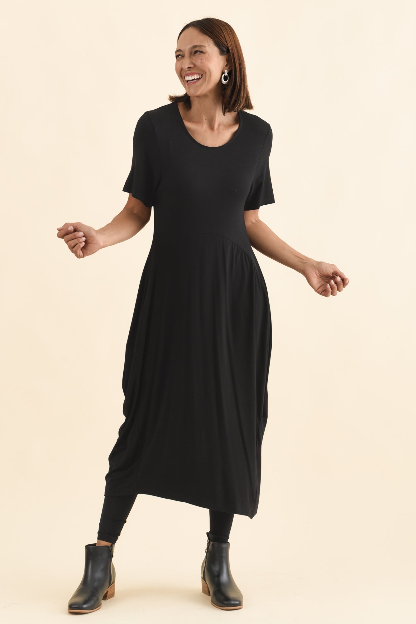 Glenda Black Short Sleeve Crescent Dress