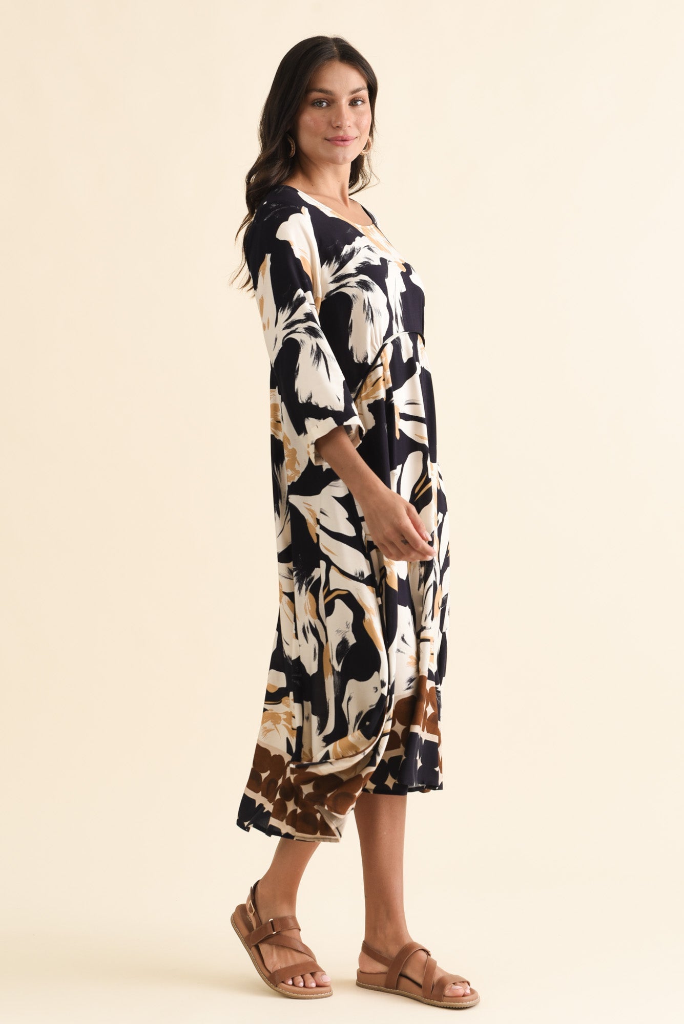 Zaelia Navy Abstract Sleeved Crescent Dress